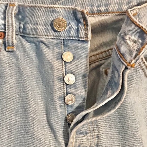 Levi Strauss Button Fly Distressed Jeans - Picture 4 of 9
